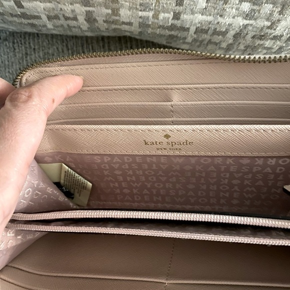 COPY - Kate spade wallet - Picture 2 of 3